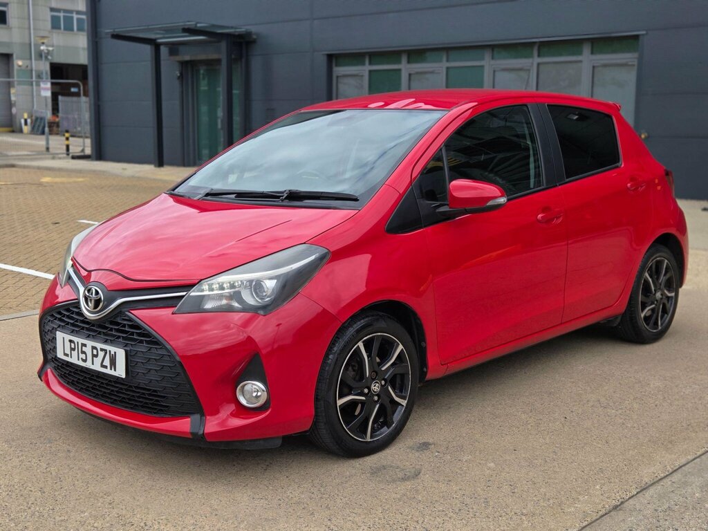 Toyota Yaris Hatchback 1.5 White #49
