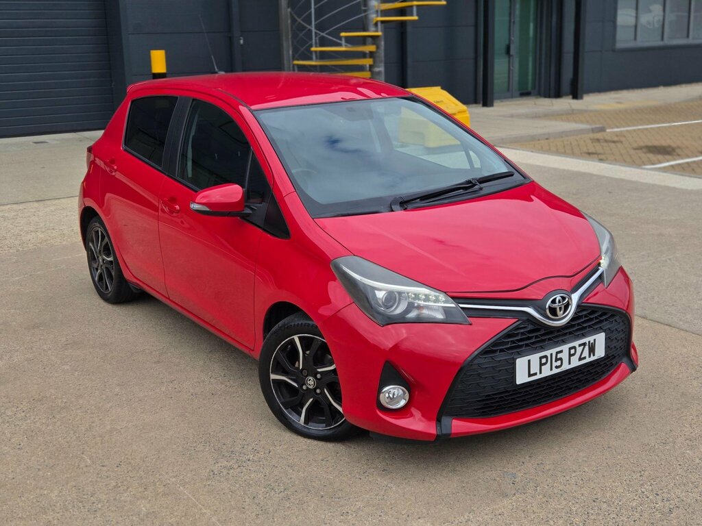 Toyota Yaris Hatchback 1.5 White #9