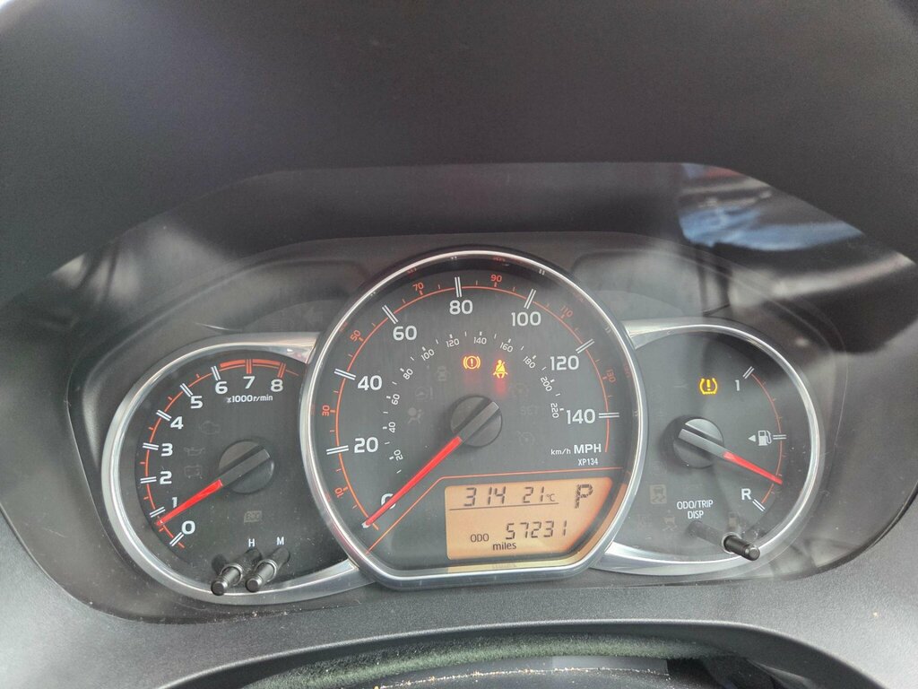 Toyota Yaris Hatchback 1.5 White #28