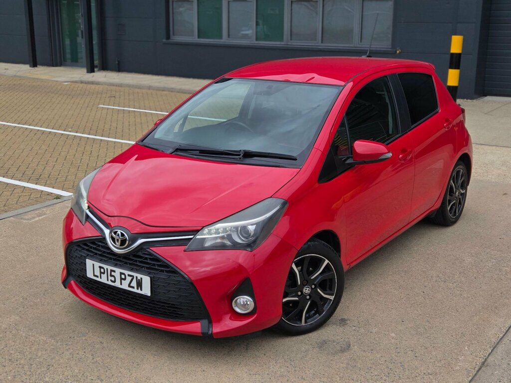 Toyota Yaris Hatchback 1.5 White #8