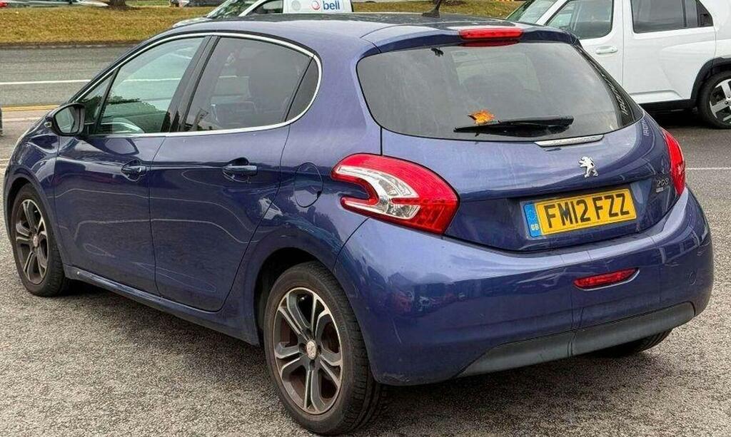 Peugeot 208 1.6 E-hdi Allure Euro 5 Ss Blue #5