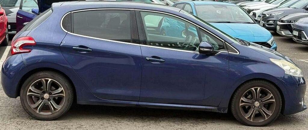Peugeot 208 1.6 E-hdi Allure Euro 5 Ss Blue #4