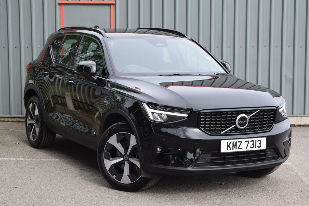 Volvo XC40 2.0 B4p Plus Dark KMZ7313 Black