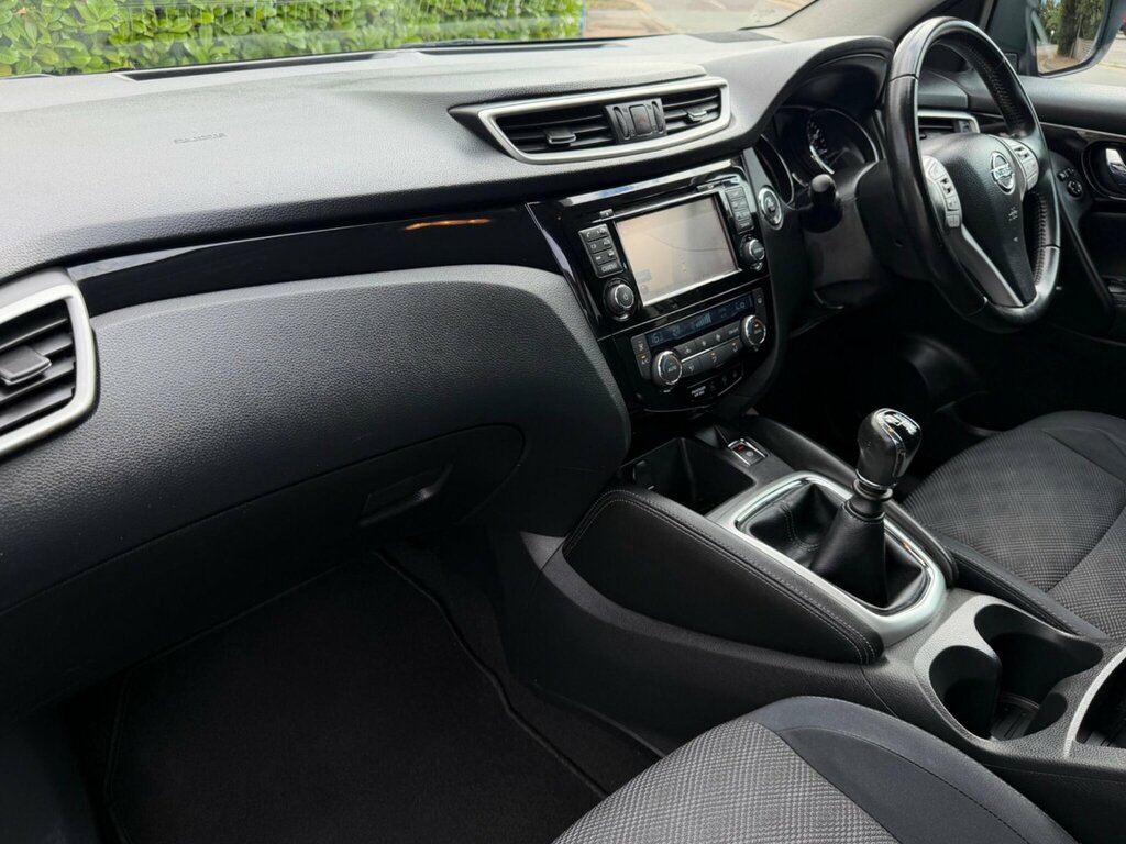 Nissan Qashqai 1.2 Dig-t N-connecta 2Wd Euro 6 Ss Black #3