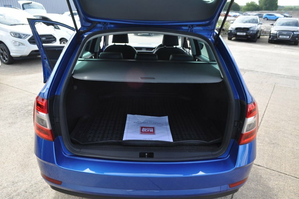 Skoda Octavia 1.4L Se L HJ67HDU Blue #6