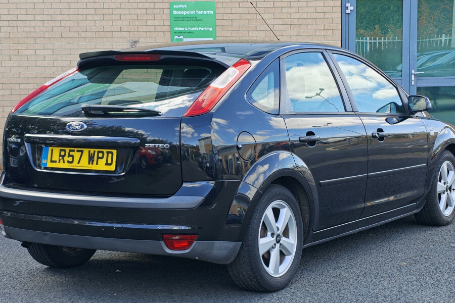 Ford Focus Focus Zetec Climate T Silver #4