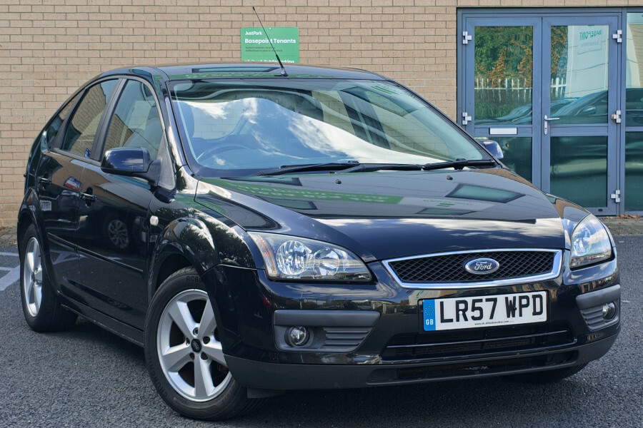 Ford Focus Focus Zetec Climate T Silver #1