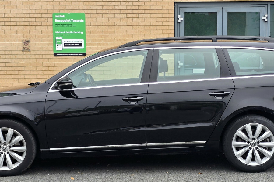 Volkswagen Passat Estate Black #6