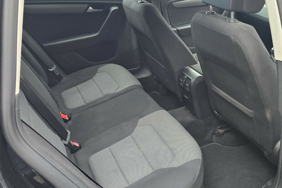 Volkswagen Passat S Tdi Bluemotion Technology Black #28