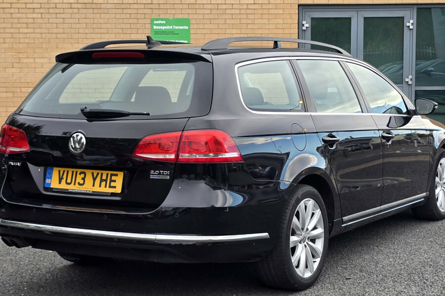 Volkswagen Passat Estate Black #3