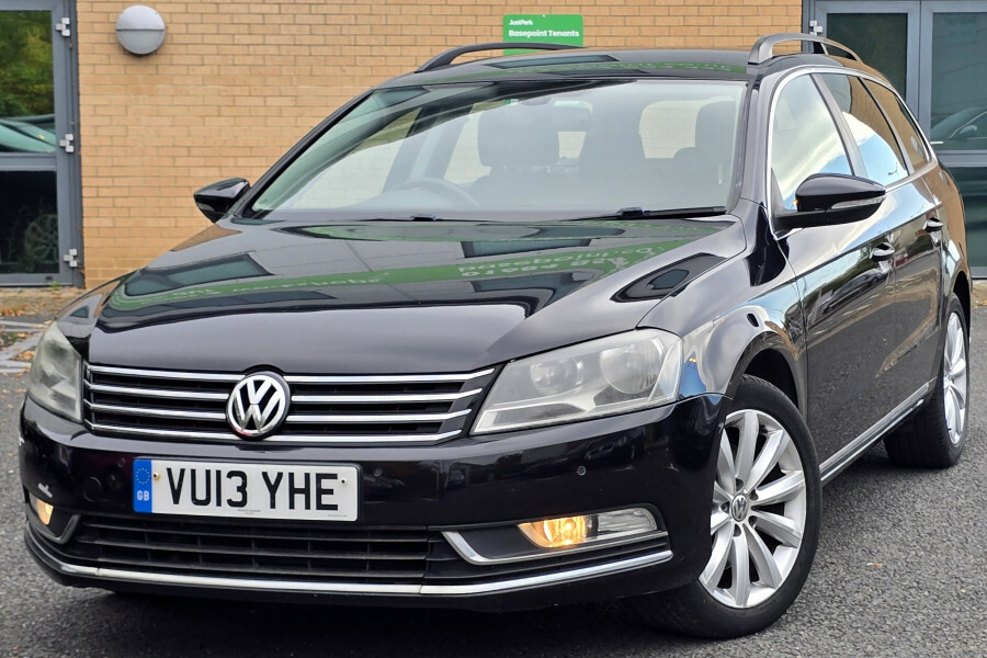 Volkswagen Passat Estate Black #2