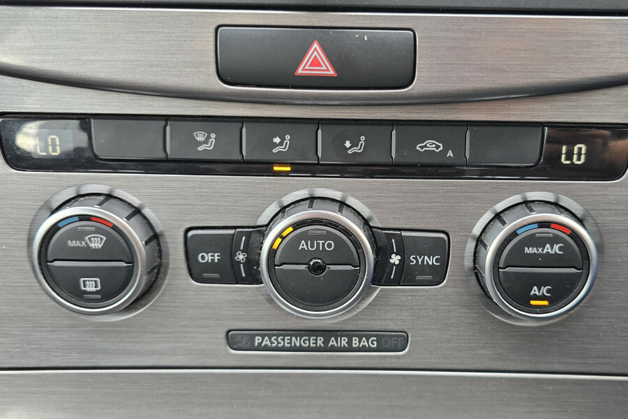Volkswagen Passat S Tdi Bluemotion Technology Black #34