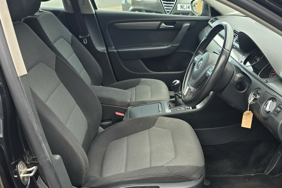 Volkswagen Passat S Tdi Bluemotion Technology Black #26