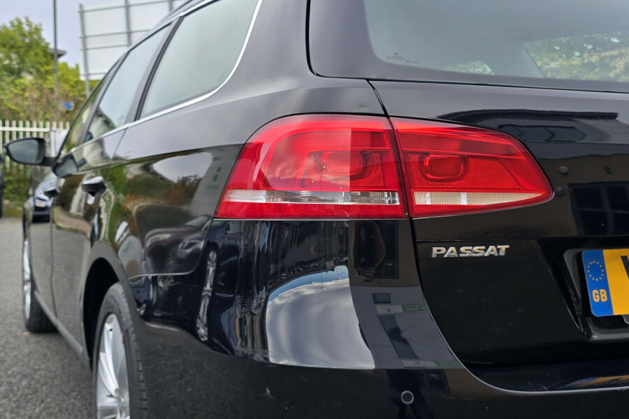 Volkswagen Passat S Tdi Bluemotion Technology Black #16