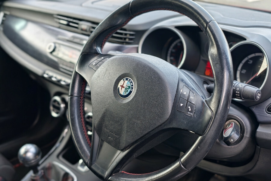 Alfa Romeo Giulietta Hatchback White #20