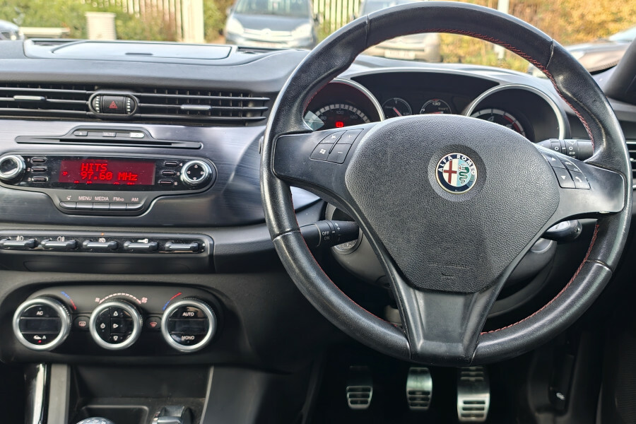 Alfa Romeo Giulietta Hatchback White #27