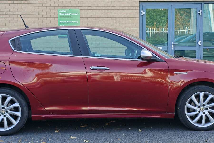 Alfa Romeo Giulietta Hatchback Red #5