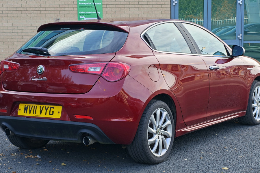 Alfa Romeo Giulietta Hatchback Red #3