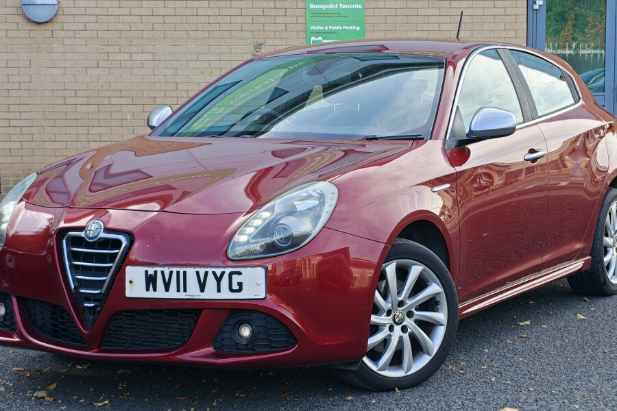 Alfa Romeo Giulietta Hatchback Red #2