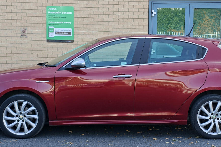 Alfa Romeo Giulietta Hatchback Red #6