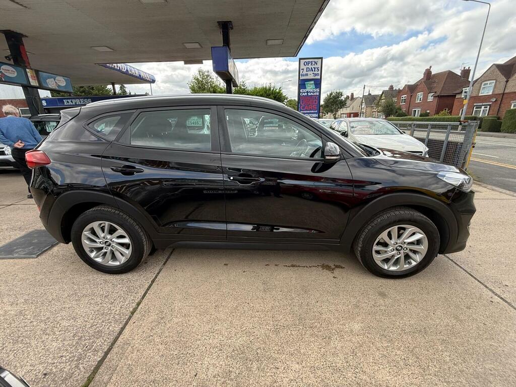 Hyundai Tucson 1.6 Gdi Blue Drive Se Nav Euro 6 Ss Black #2
