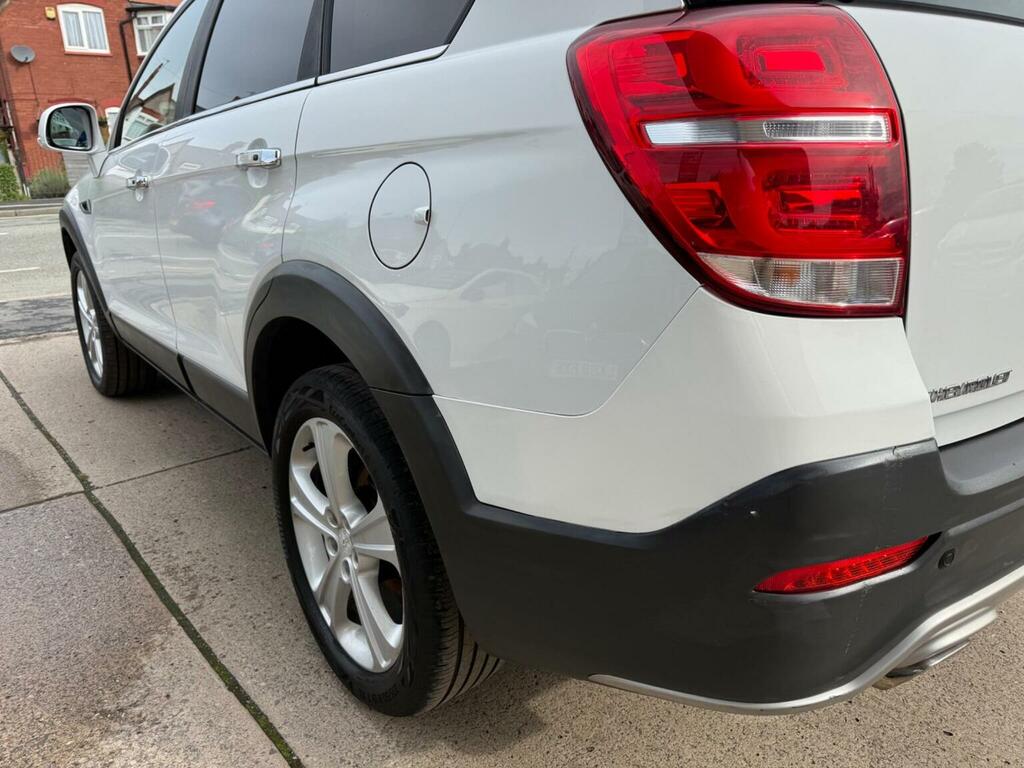 Chevrolet Captiva Black #11