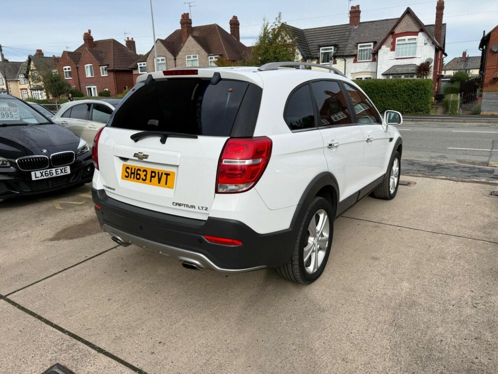 Chevrolet Captiva Black #25