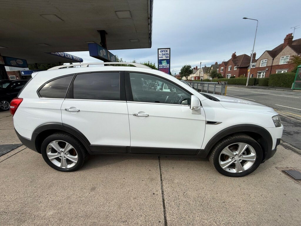Chevrolet Captiva Black #23