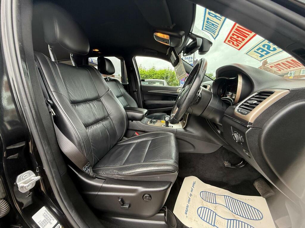 Jeep Grand Cherokee Suv White #16