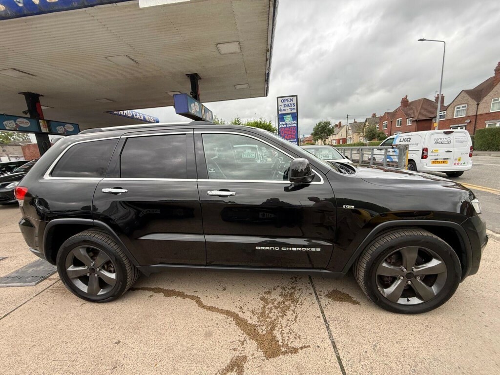 Jeep Grand Cherokee Suv White #24