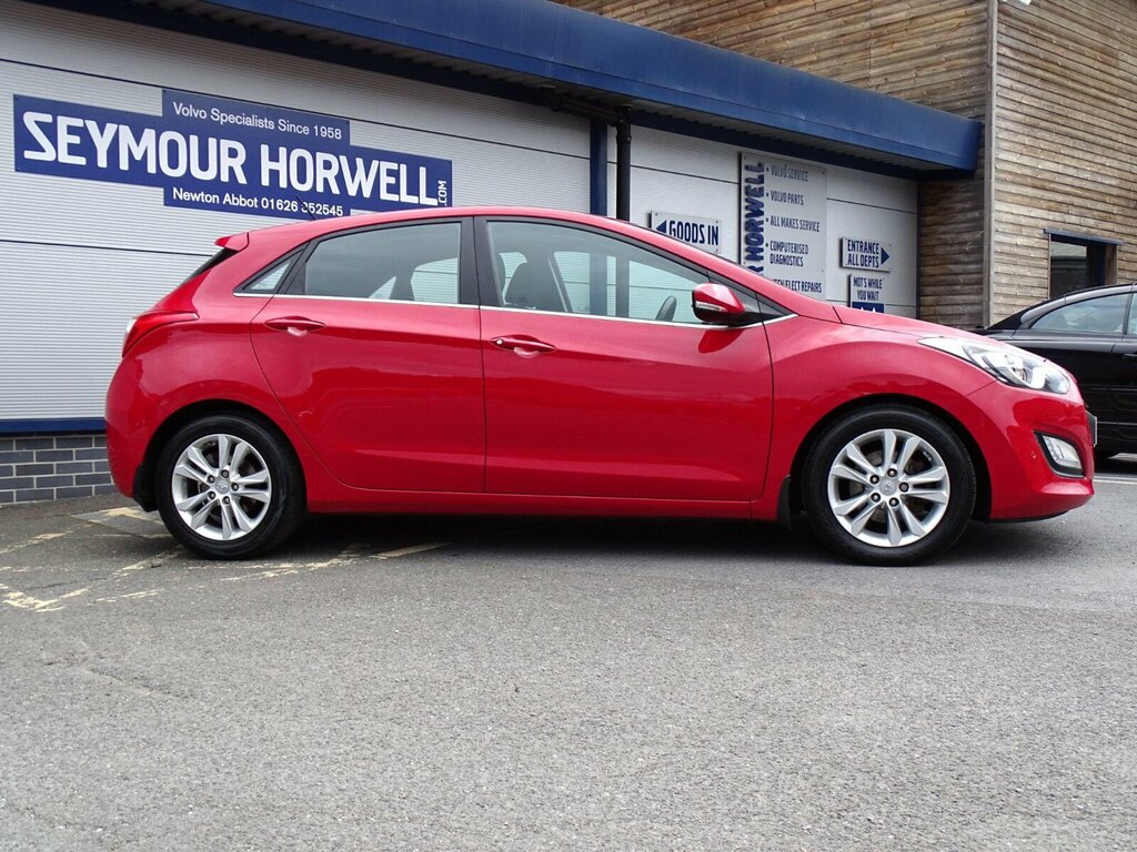 Hyundai I30 1.4 Style Euro 5 Red #4