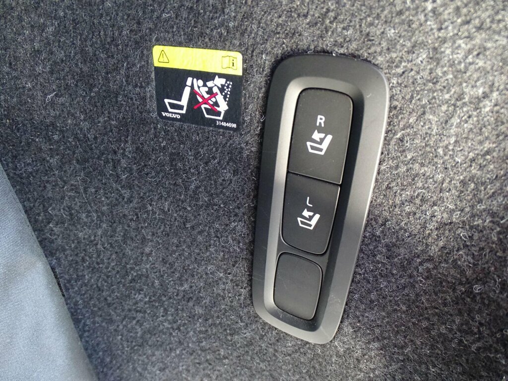 Volvo XC40 D4 First Edition Awd White #21