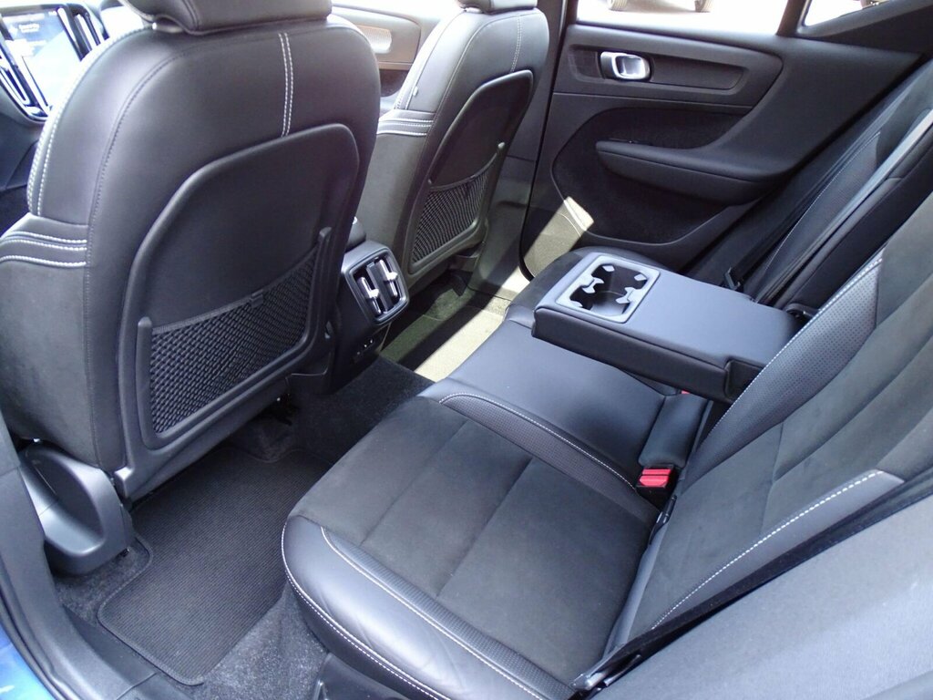 Volvo XC40 D4 First Edition Awd White #37
