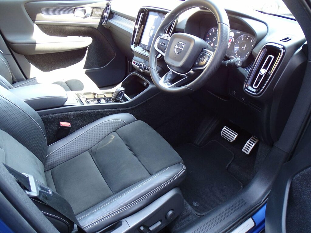Volvo XC40 D4 First Edition Awd White #25