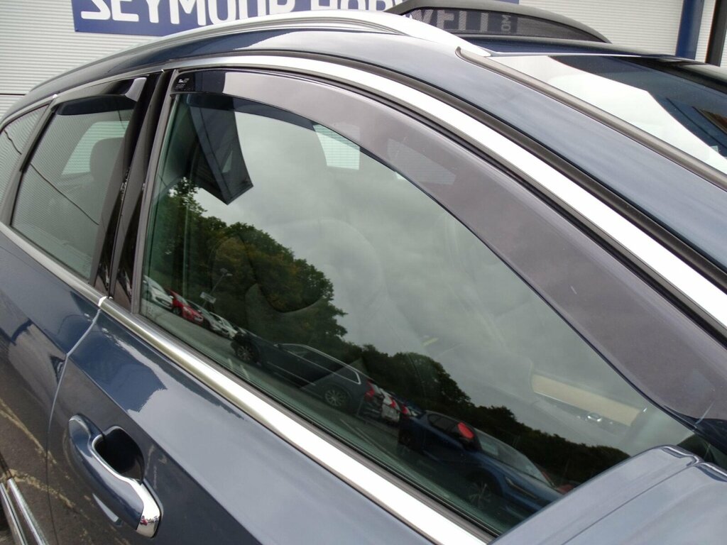 Volvo V90 T4 Momentum Plus Black #56