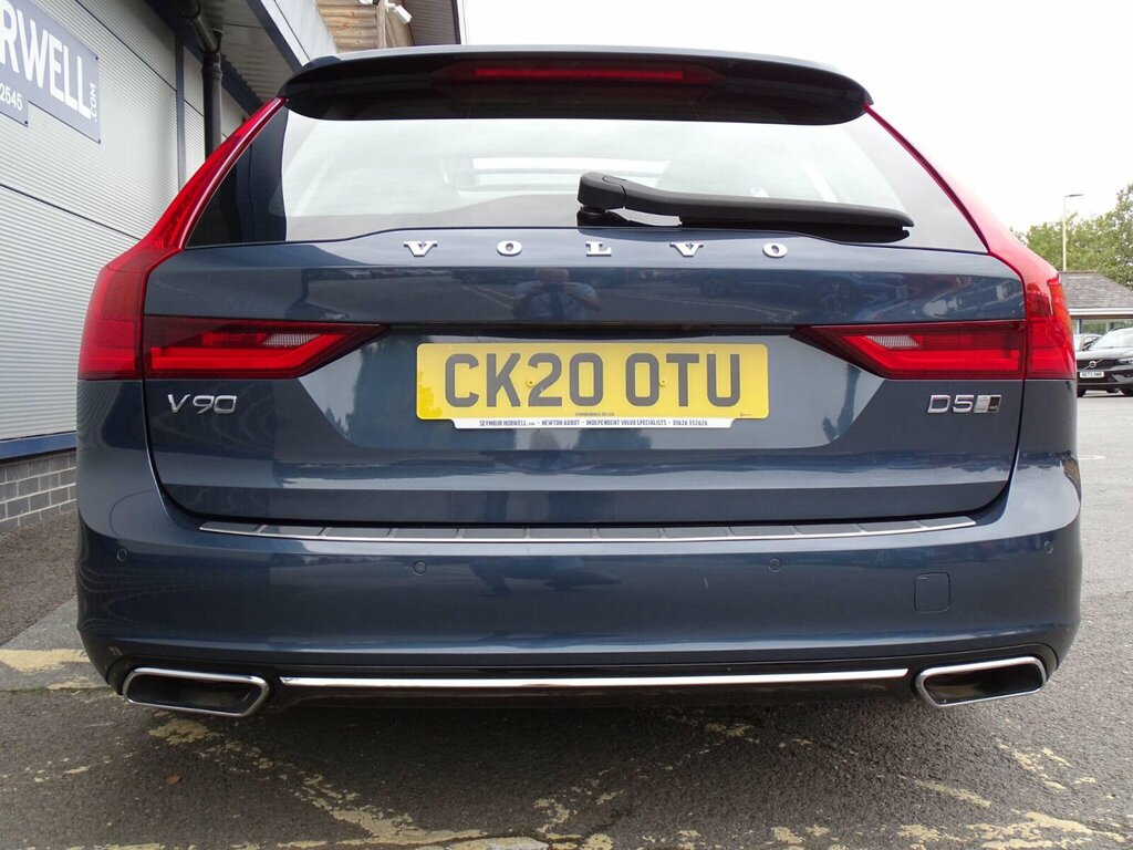 Volvo V90 T4 Momentum Plus Black #11