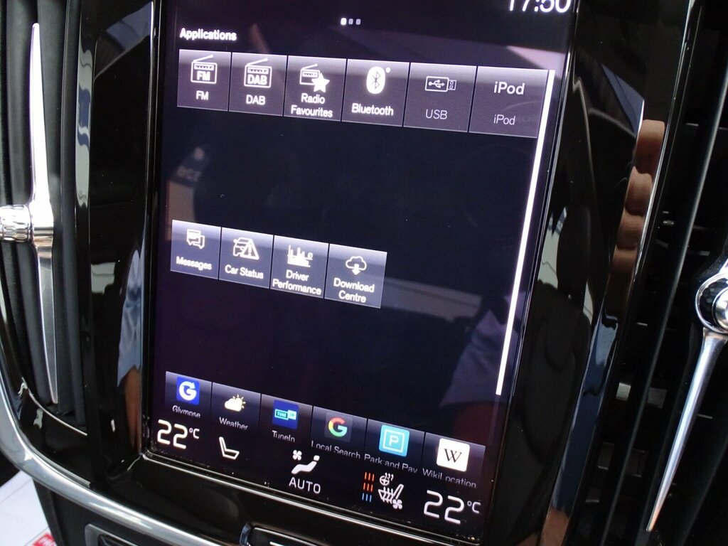 Volvo V90 T4 Momentum Plus Black #50