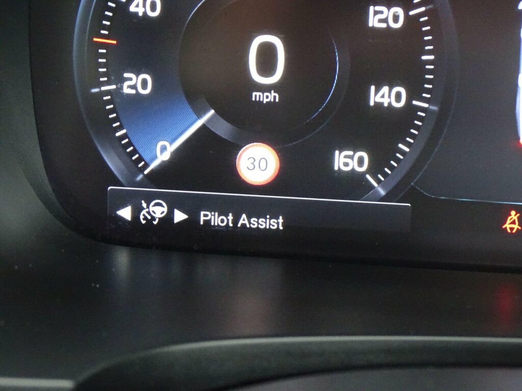 Volvo V90 T4 Momentum Plus Black #38