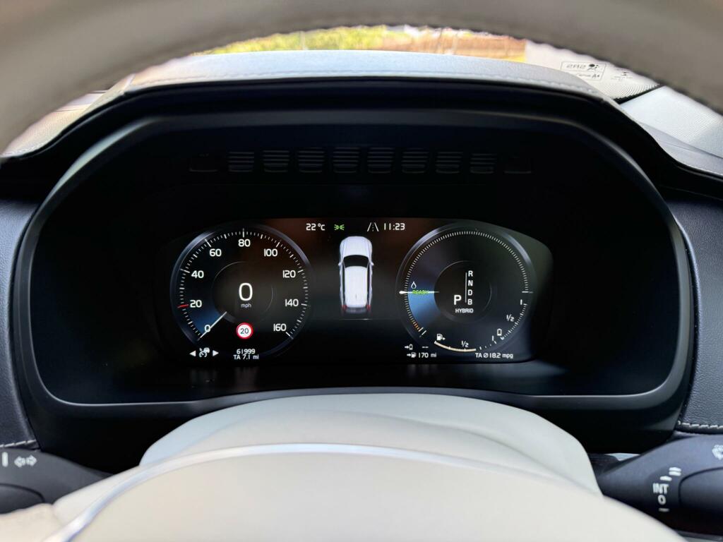 Volvo XC90 T8 Twin Engine R-design Silver #26
