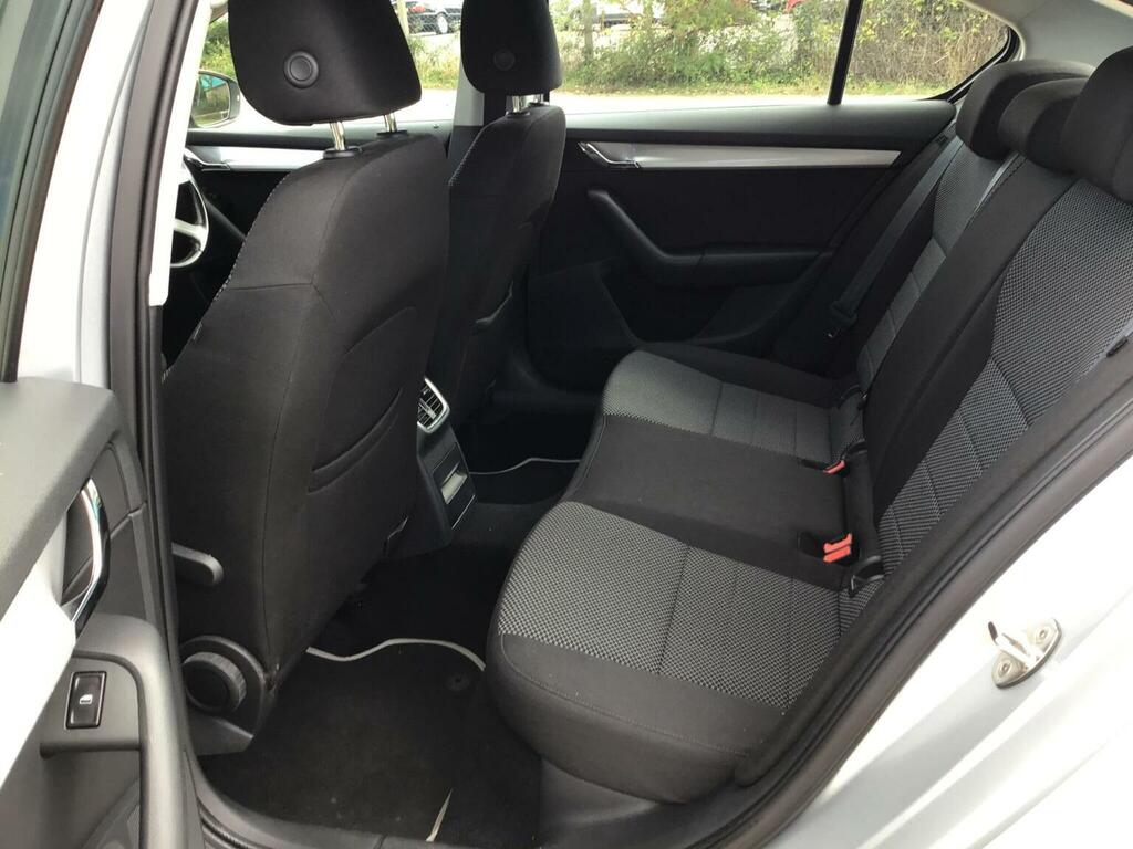 Skoda Octavia Hatchback Black #40
