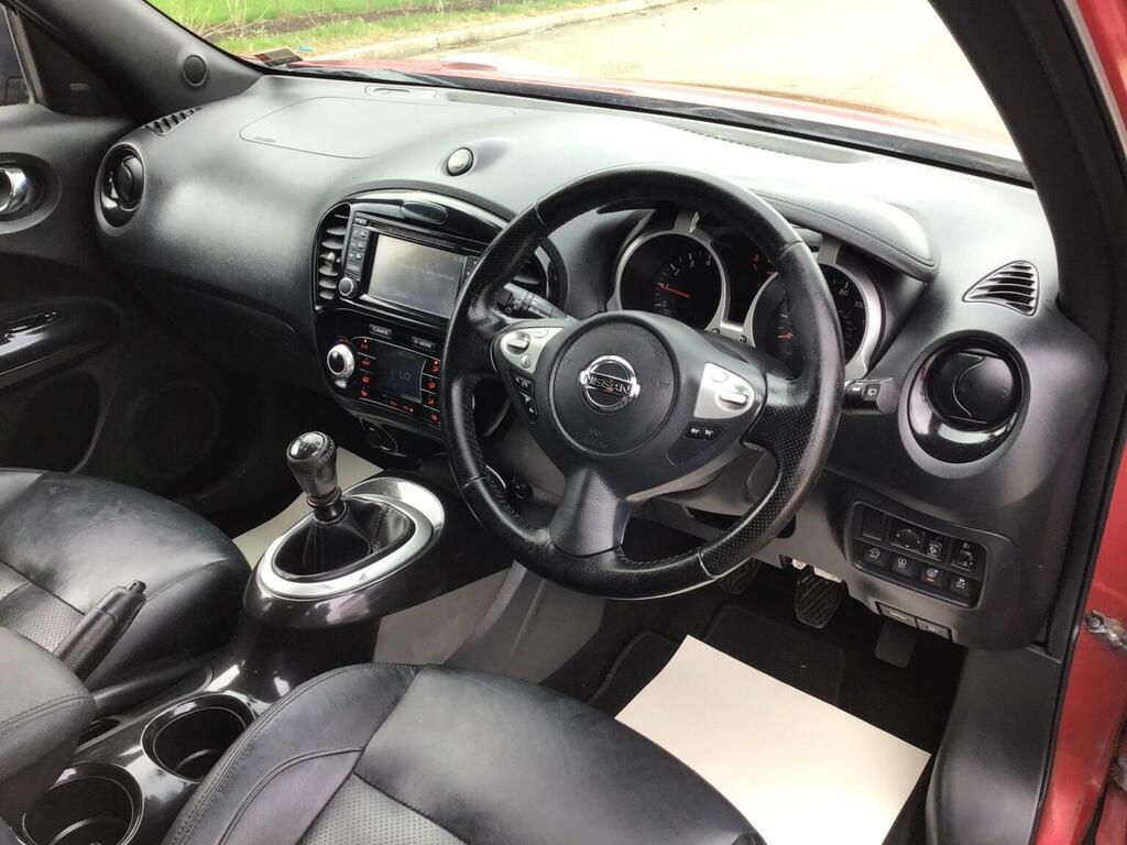 Nissan Juke Hatchback Black #32