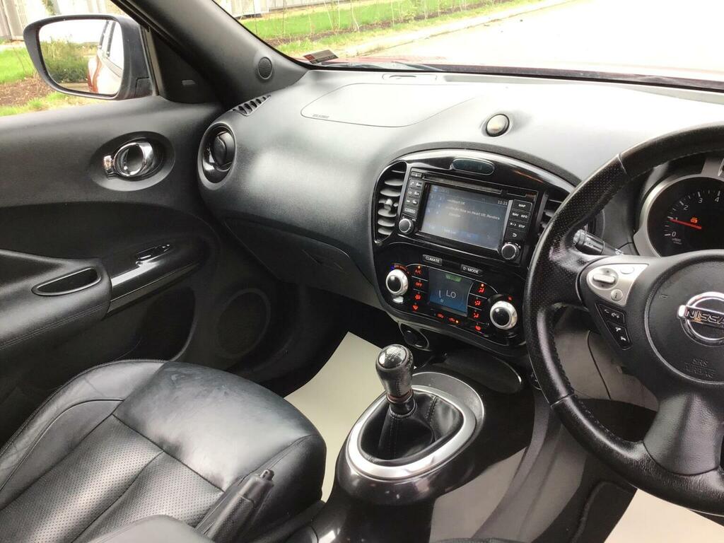 Nissan Juke Hatchback Black #35