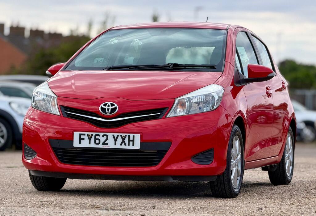 Toyota Yaris Tr Red #3