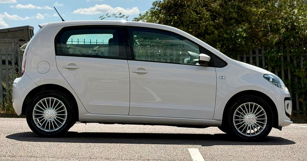 Volkswagen Up 1.0 High Up 74 Bhp White #22