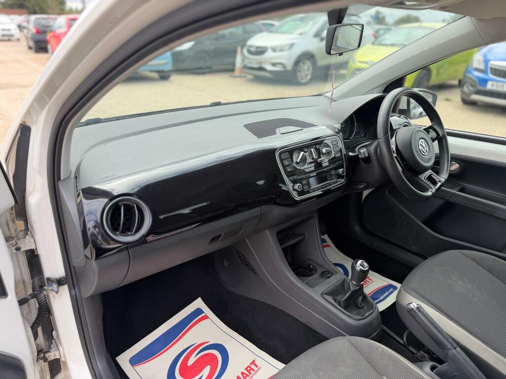 Volkswagen Up 1.0 High Up 74 Bhp White #27