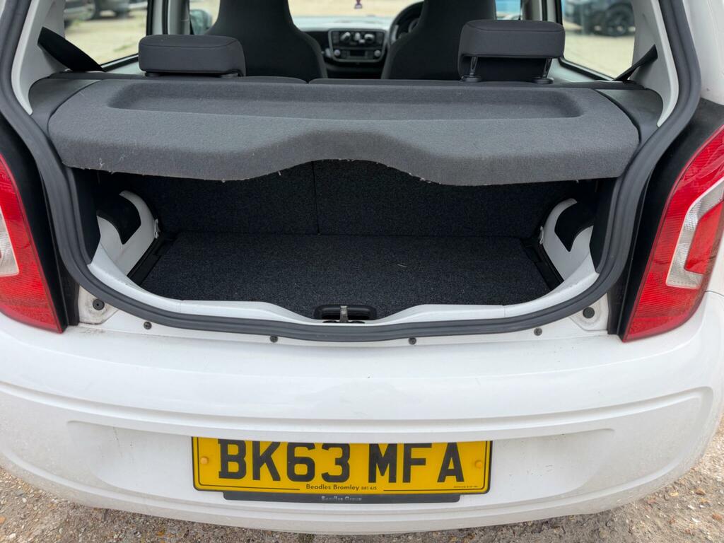 Volkswagen Up 1.0 High Up 74 Bhp White #51