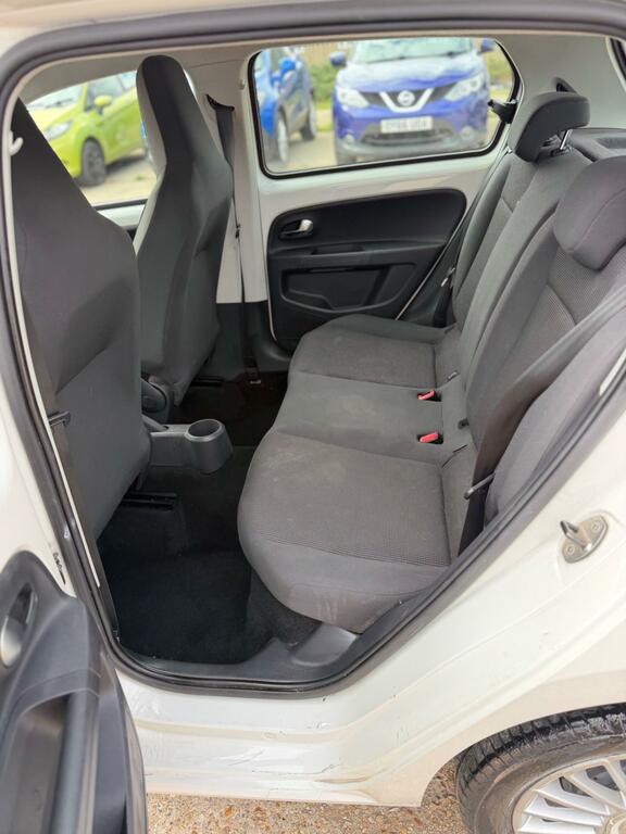 Volkswagen Up 1.0 High Up 74 Bhp White #37