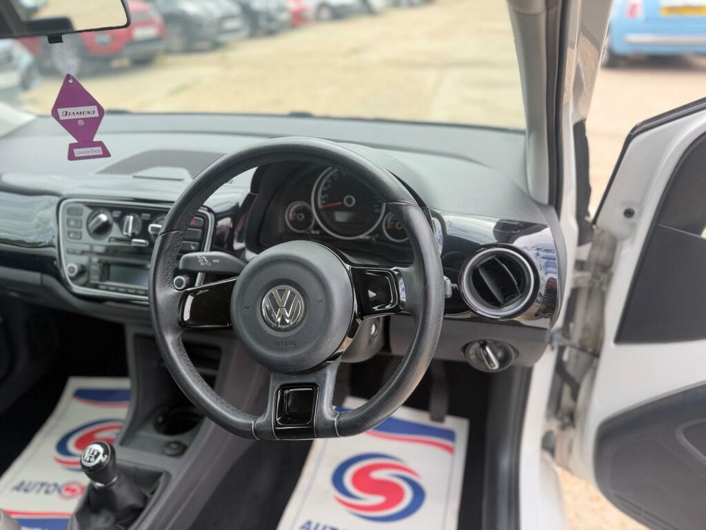 Volkswagen Up 1.0 High Up 74 Bhp White #64
