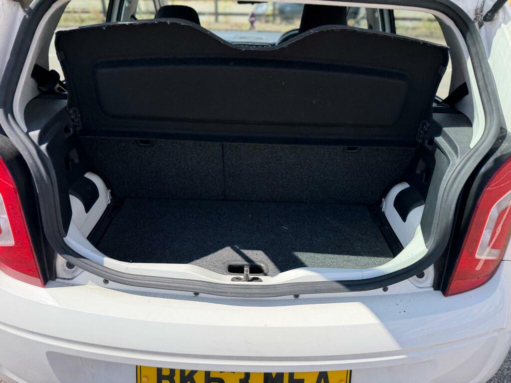 Volkswagen Up 1.0 High Up 74 Bhp White #50