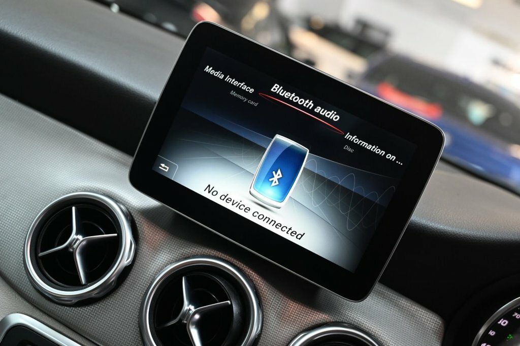 Mercedes-Benz GLA Class Gla 200 D Grey #32